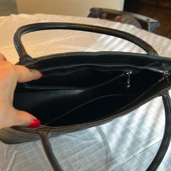 Chanel medallion tote - Picture 5 of 8